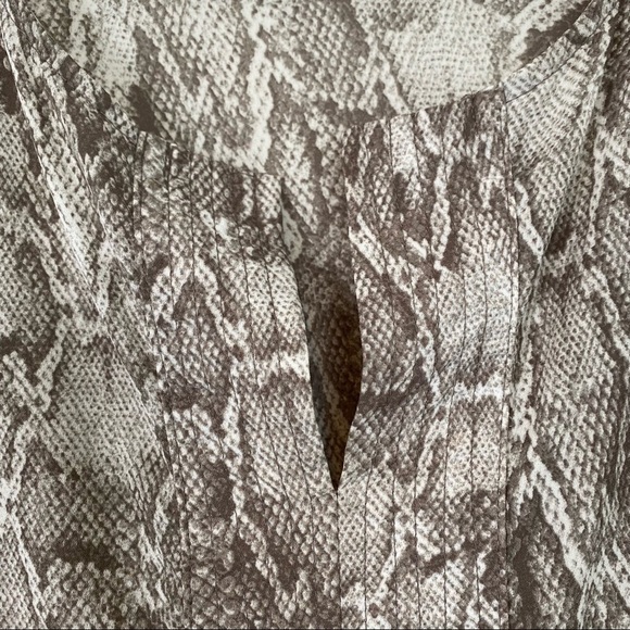 Mossimo Gray Snake Print Long Tank Size Small - Picture 3 of 7